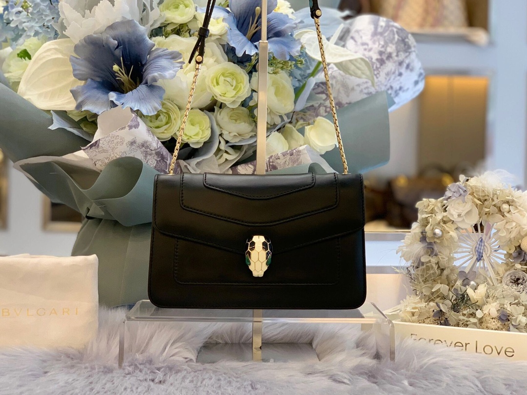 Handbags Bvlgari 38102 size:22 cm - vstockx