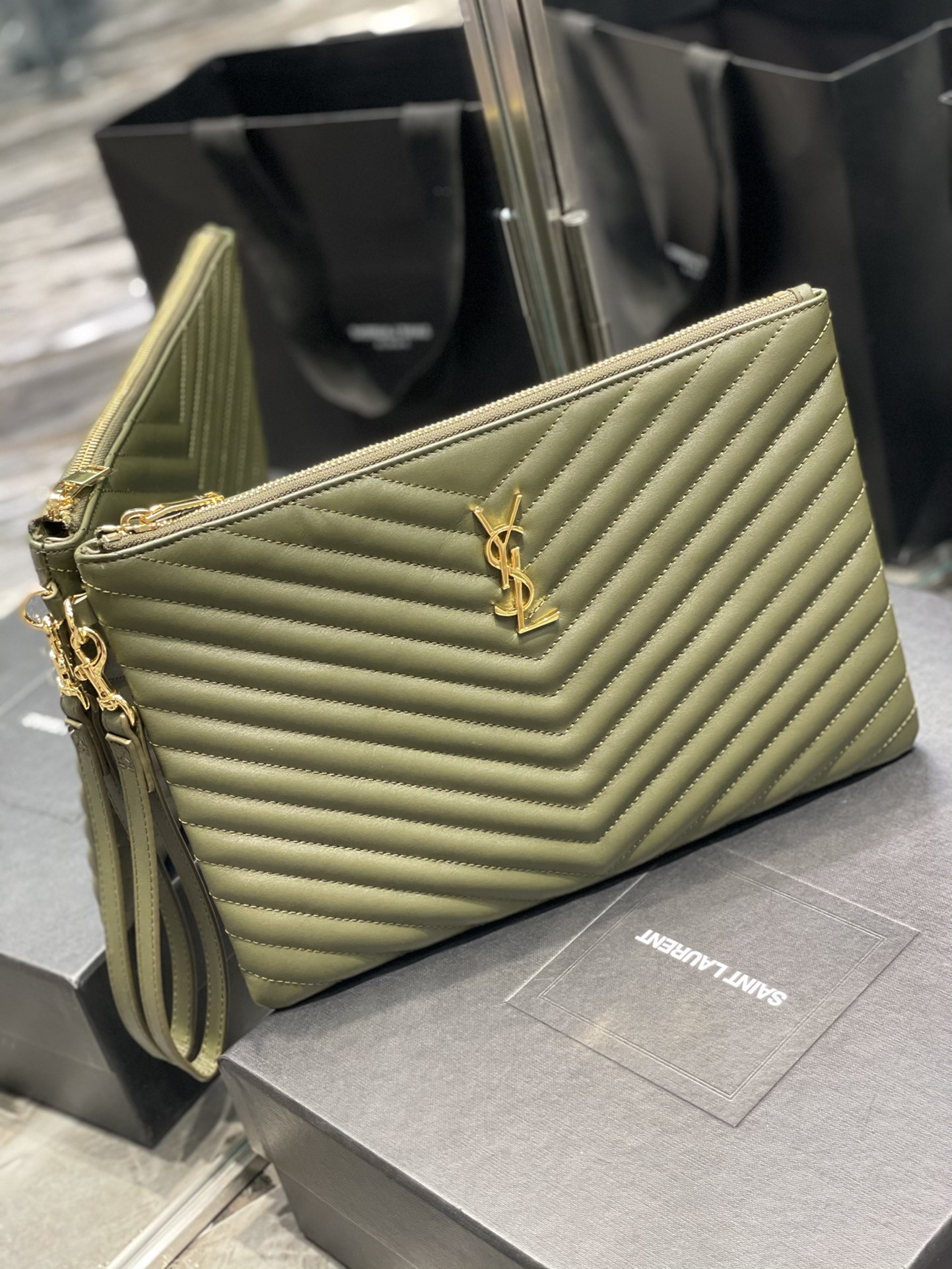 Handbags SAINT LAURENT 413444 size 30  21.5  2 cm - vstockx
