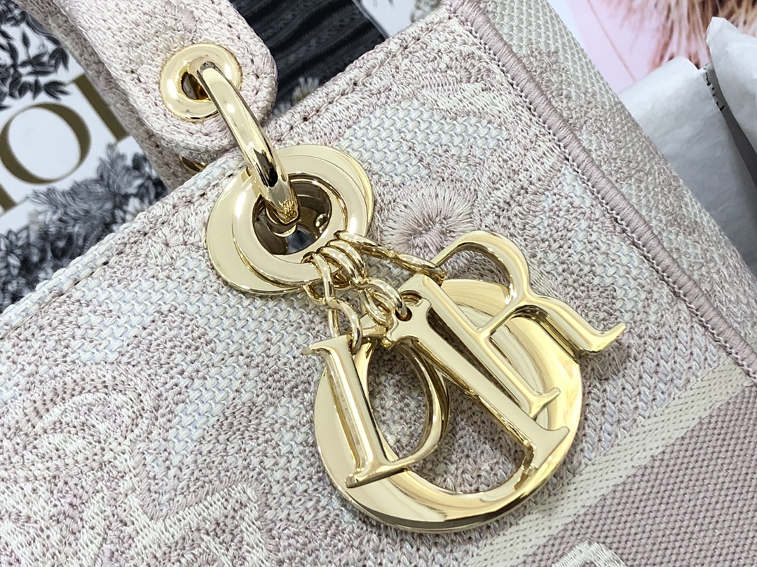 Handbag Dior M0565 size 24 x 20 x 11 cm - vstockx