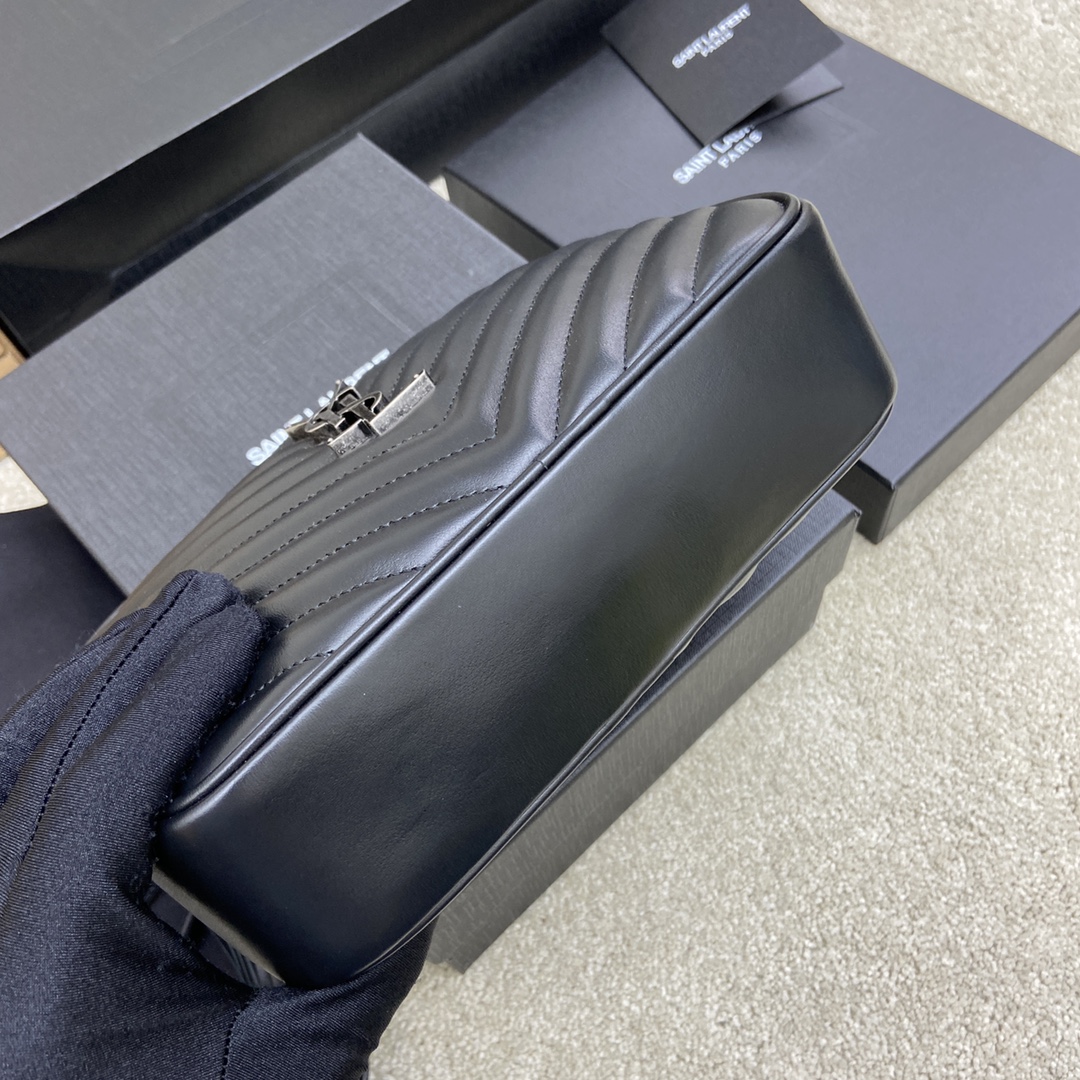 Handbags SAINT LAURENT 520534 size 23x16x6 cm - vstockx