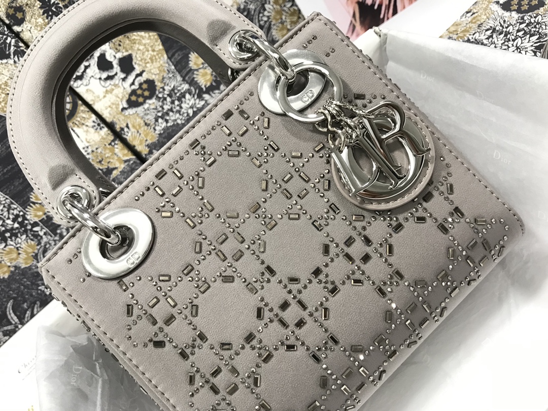Handbag Dior M0505 size 17  15  7 cm - vstockx