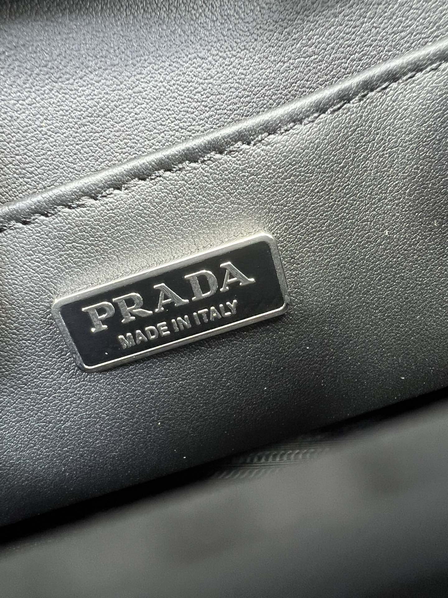 handbags prada 1BA333 17*19*6 - vstockx