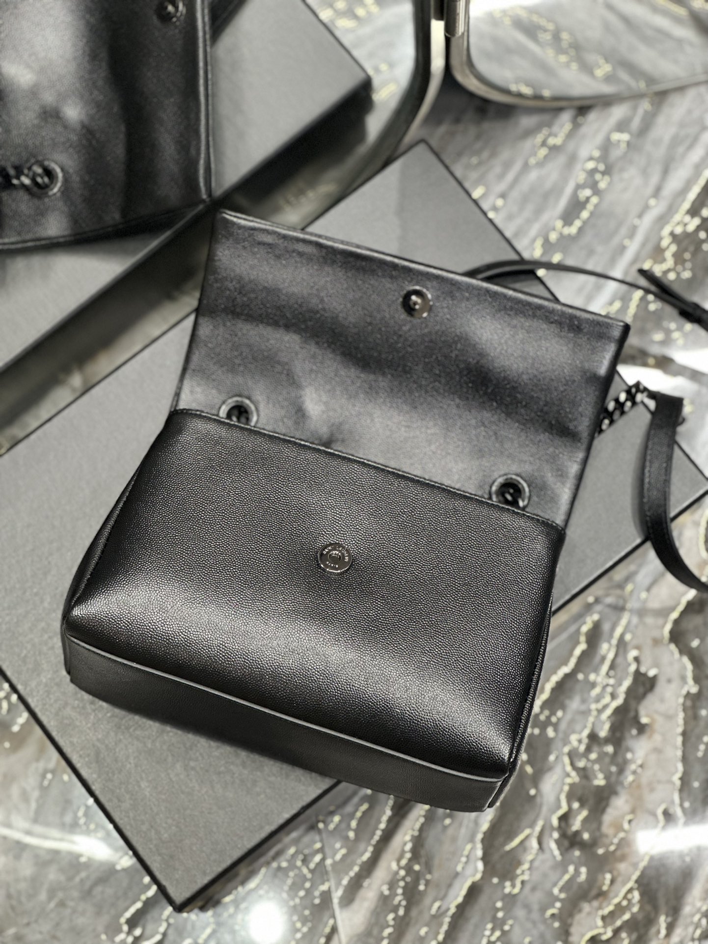 Handbags SAINT LAURENT 738820 size 24  15  10 cm - vstockx