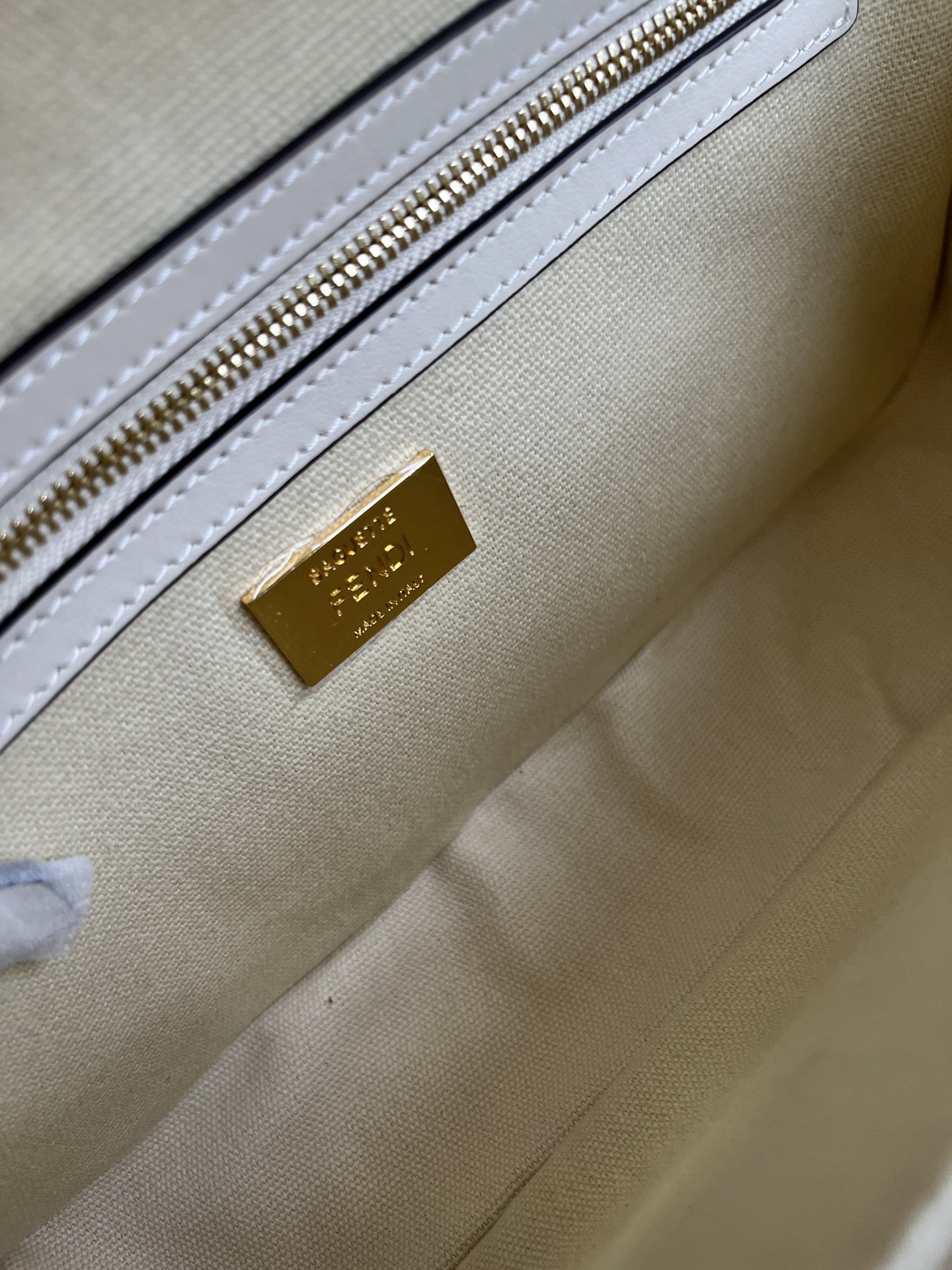 handbags FENDI 0159 size:26*5*15cm - vstockx