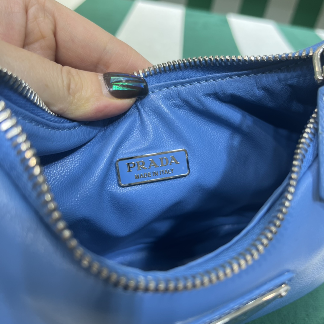 Handbags Prada 1BH240 size:22*12*6 cm - vstockx