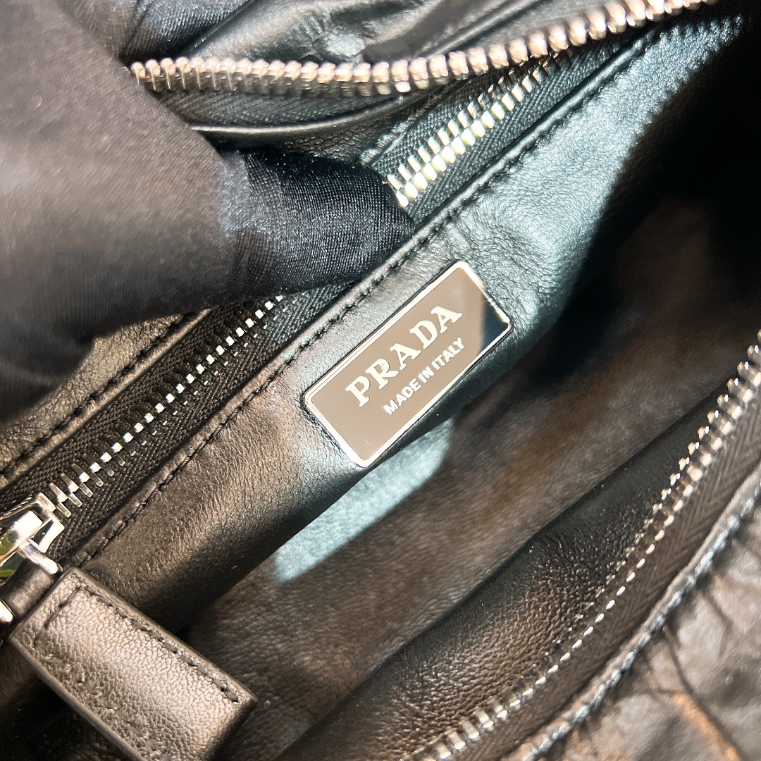 handbags prada 1BH198 22*10.5*7 - vstockx