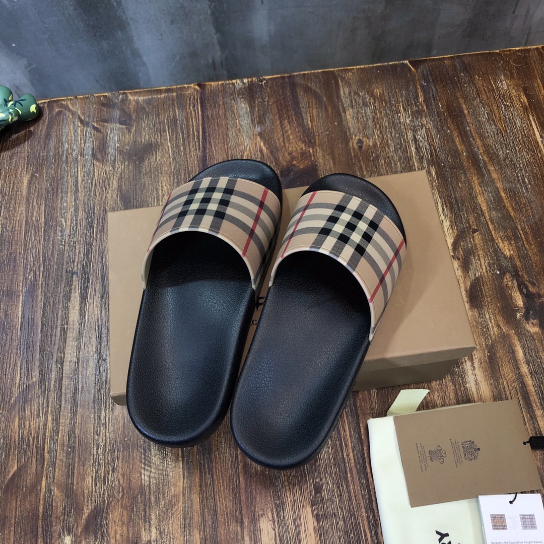 Burberry Slipper 2 - vstockx