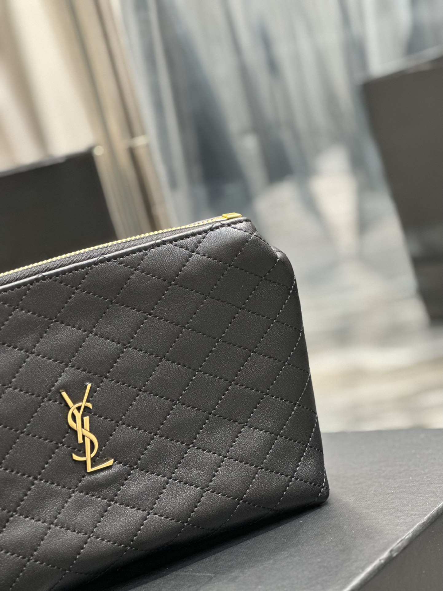 Handbags SAINT LAURENT 733955 size 23  17  5 cm - vstockx