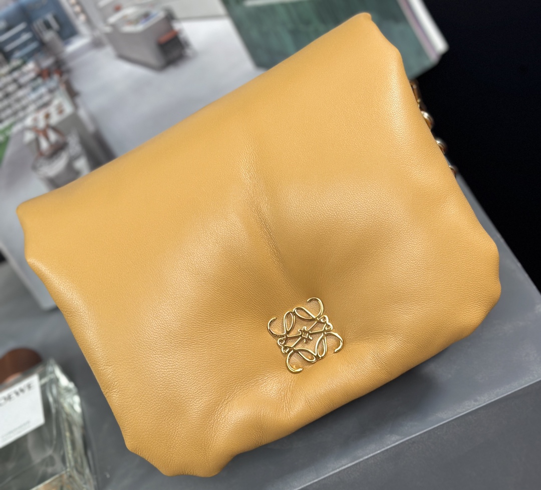 Handbags LOEWE Puffer Goya size:23-13-6 cm - vstockx