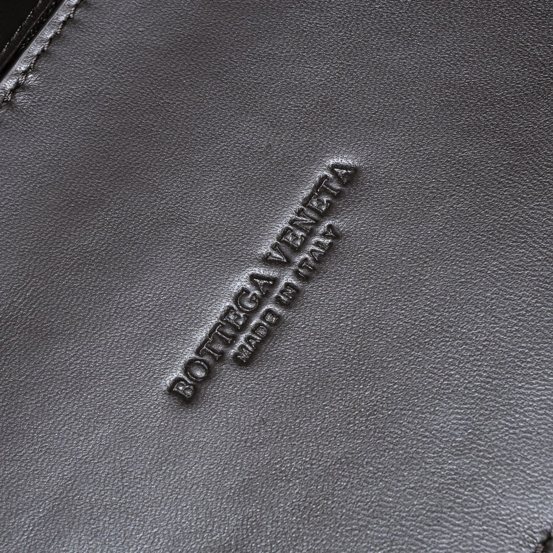 Handbags Bottega Veneta BvWallace 7748# size:22x13x9.5 cm - vstockx