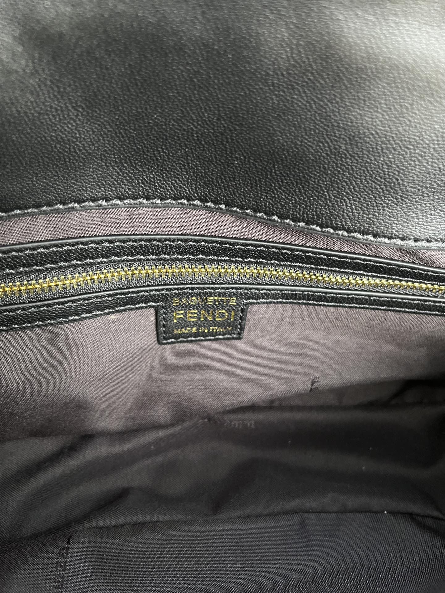 handbags FENDI 211 size:27*15*6cm - vstockx