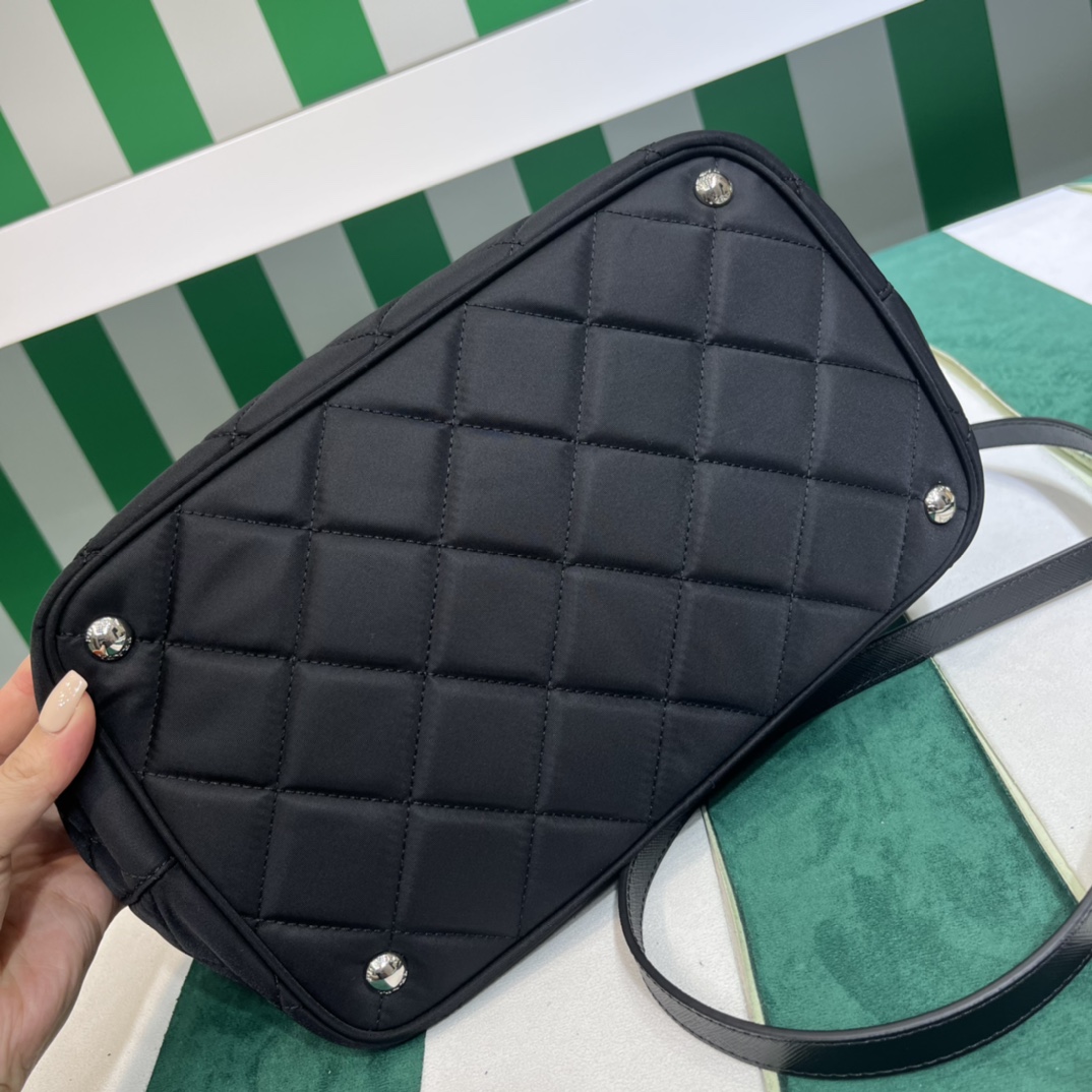 Handbags Prada 1BG740 size:30*17*24 cm - vstockx