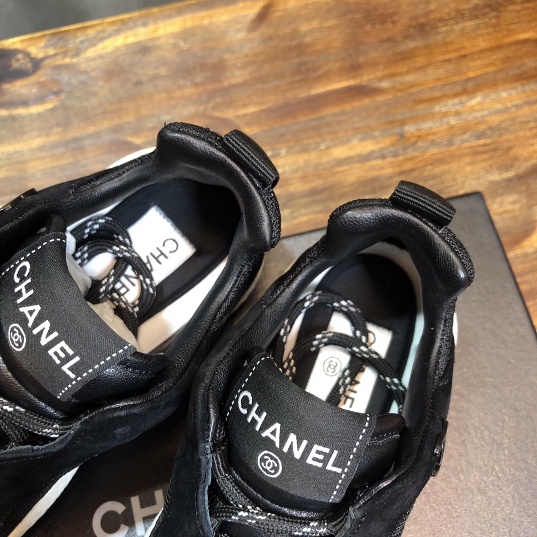 Chanel Fabric & Suede Calfskin Low Top Sneaker 21 - vstockx