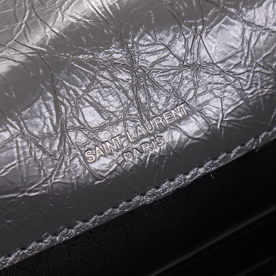 Handbags SAINT LAURENT 533037 size 22x16.5x12 cm - vstockx