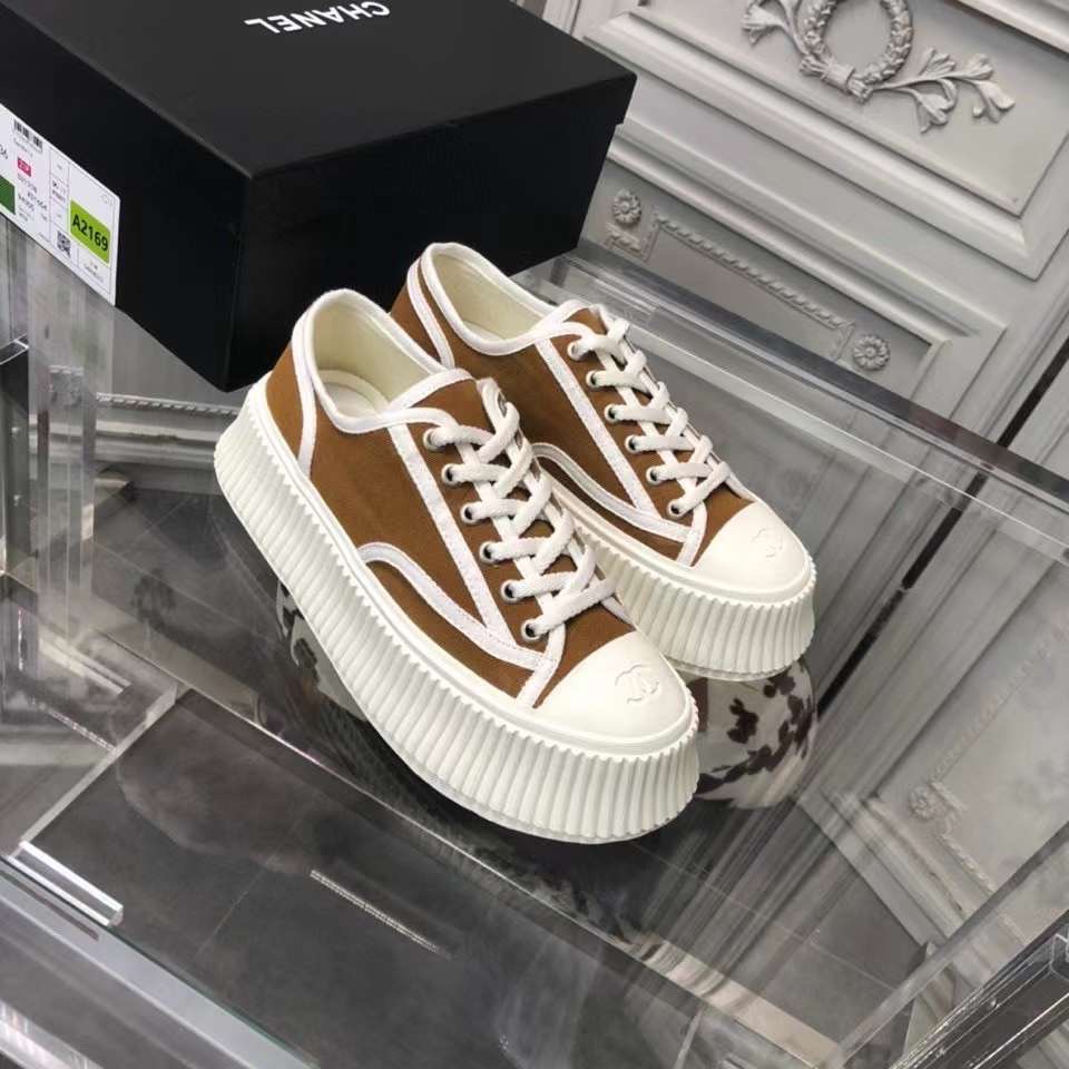 Chanel Platform Sneaker 30 - vstockx