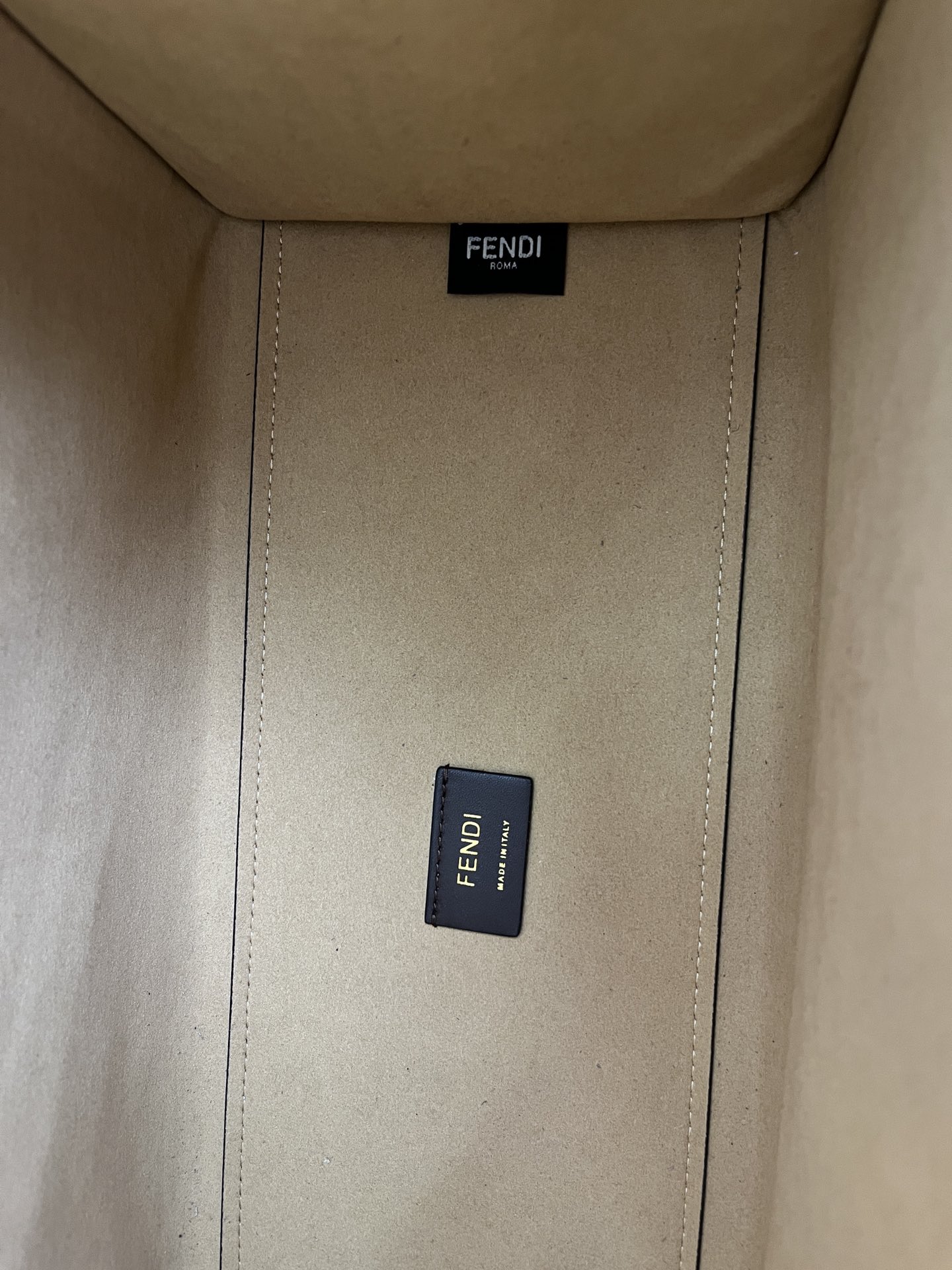 handbags FENDI 877 size:17*35*31 - vstockx