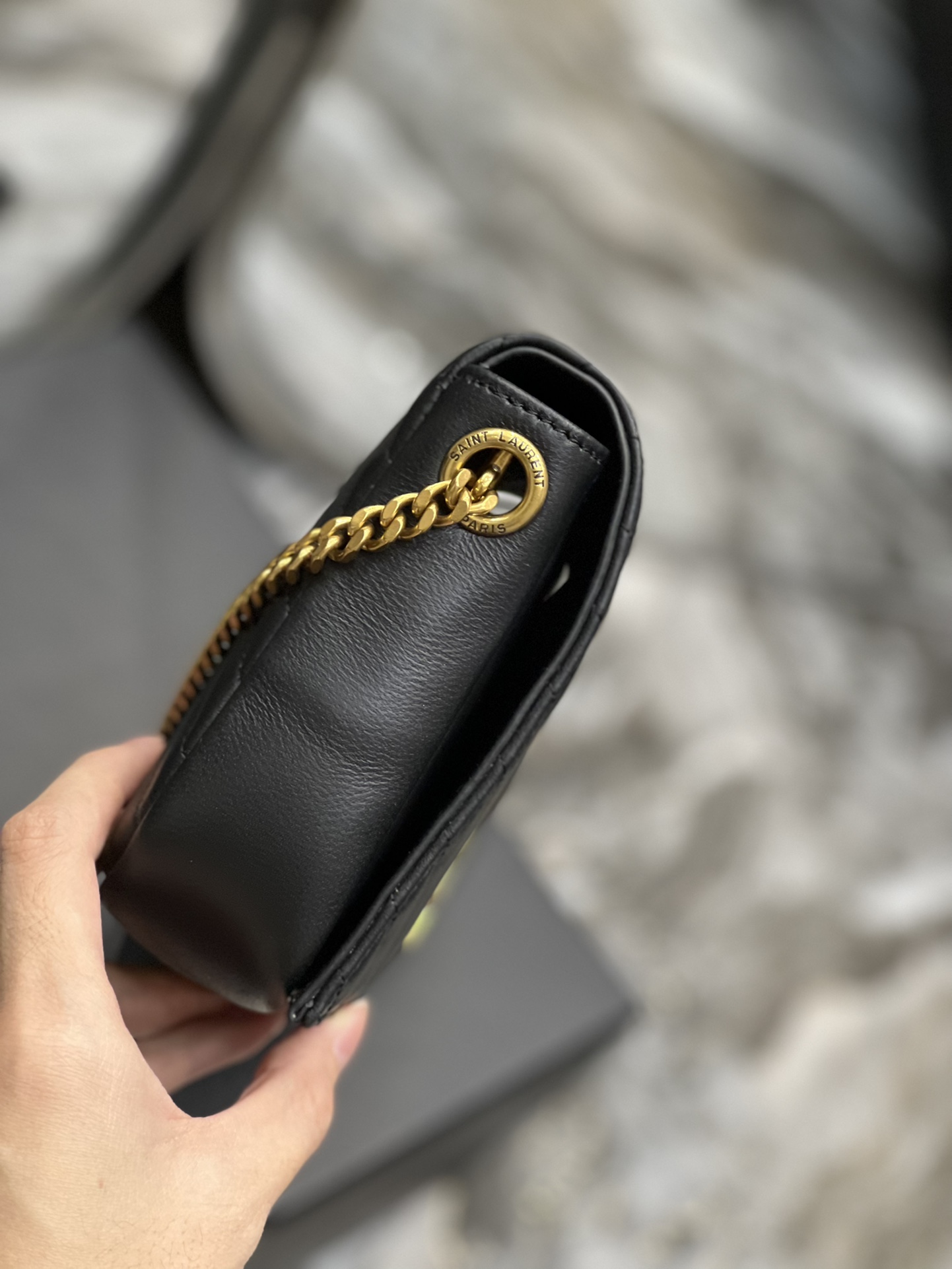 Handbags SAINT LAURENT 604276 size 26x13.5x4.5 cm - vstockx
