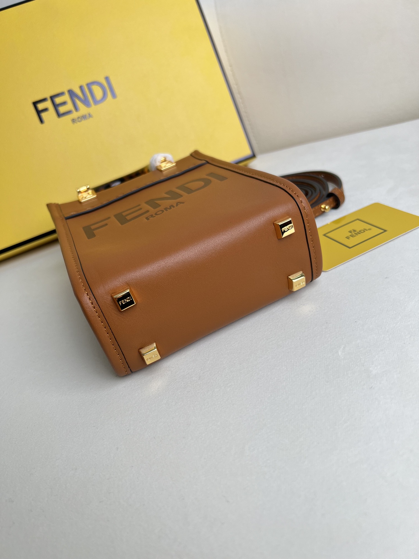 handbags FENDI 208 size:18*13*6.5 - vstockx