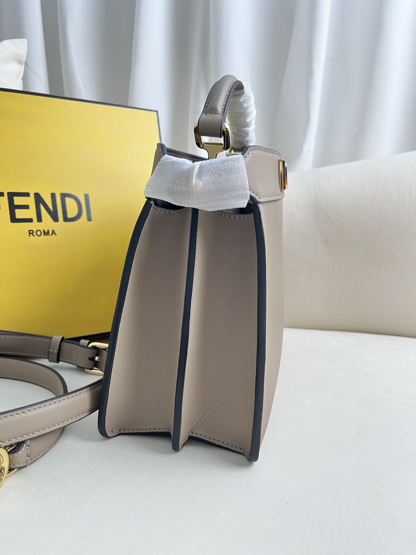 handbags FENDI 0229 size:27*21*11cm - vstockx
