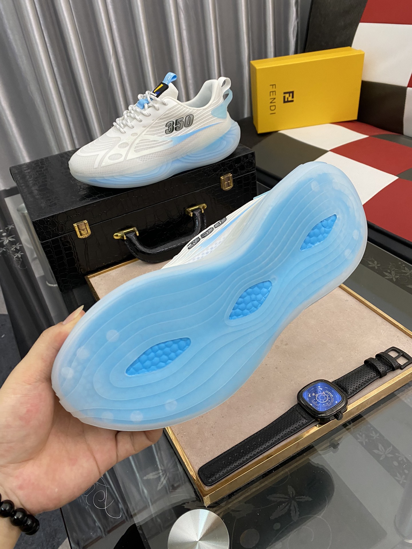 Fendi Low Top Sneakers 4 - vstockx