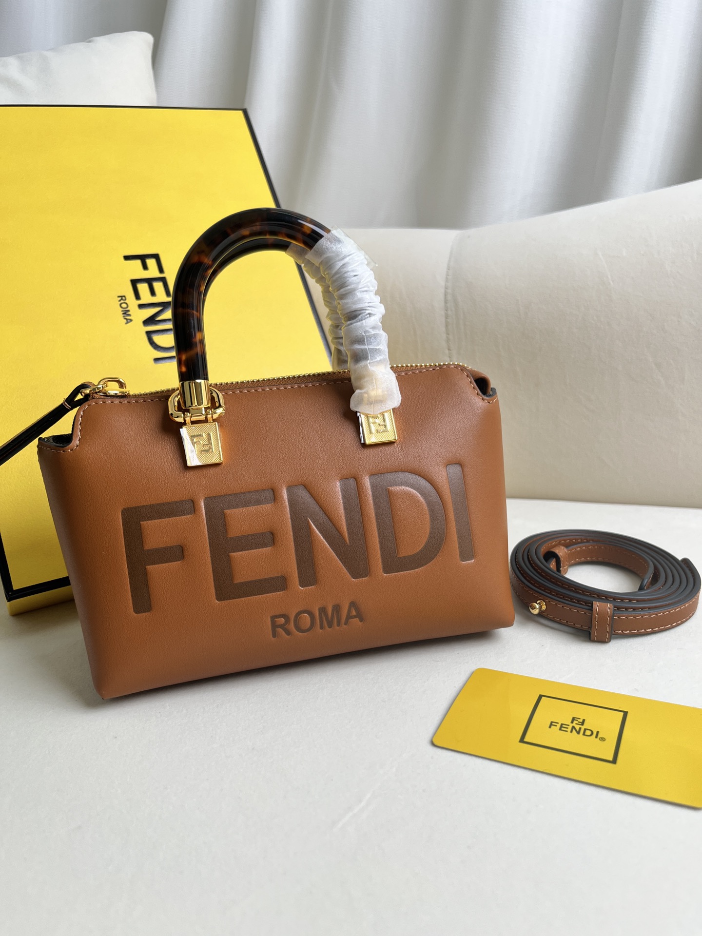 handbags FENDI 8BS067 size:20.5*12*9cm - vstockx