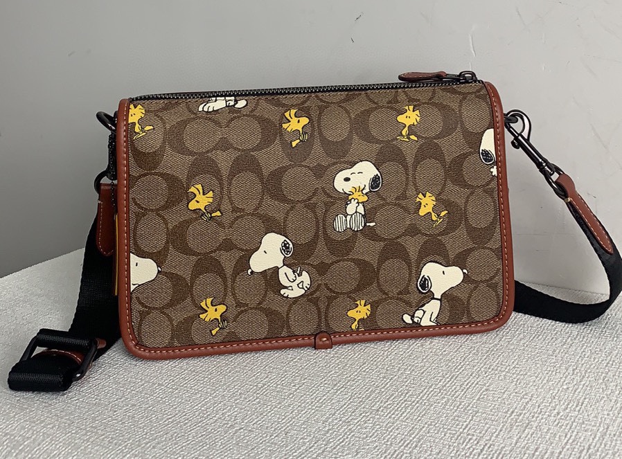 Handbags Coach cE709 size:25*16*6 - vstockx