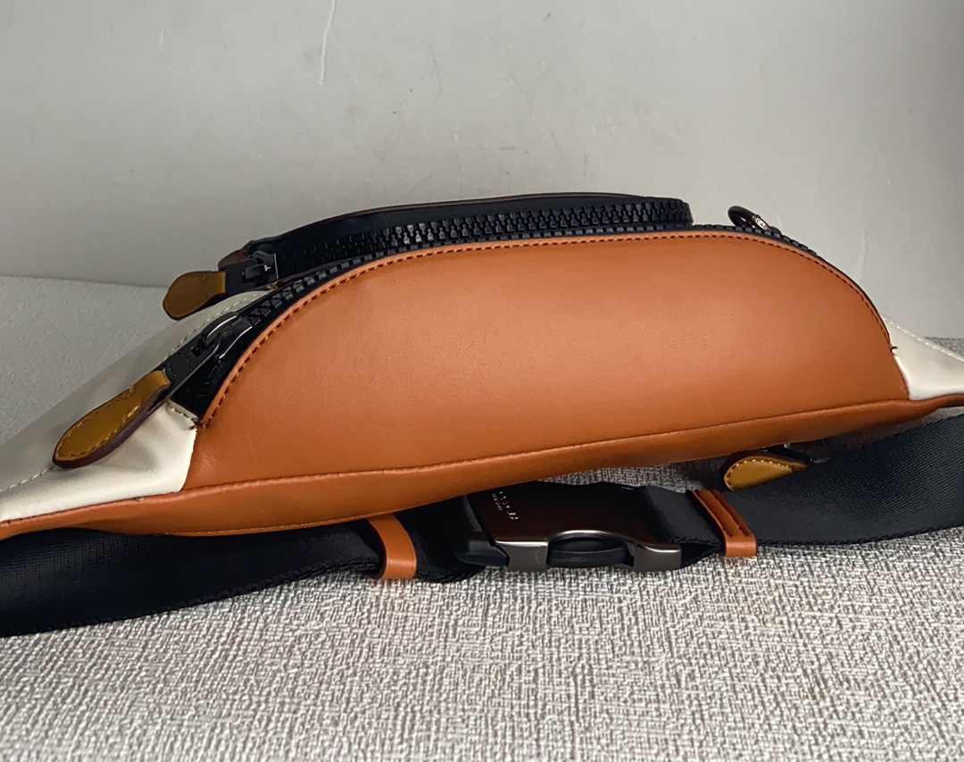 Handbags Coach cE552 size:30*12*4 - vstockx