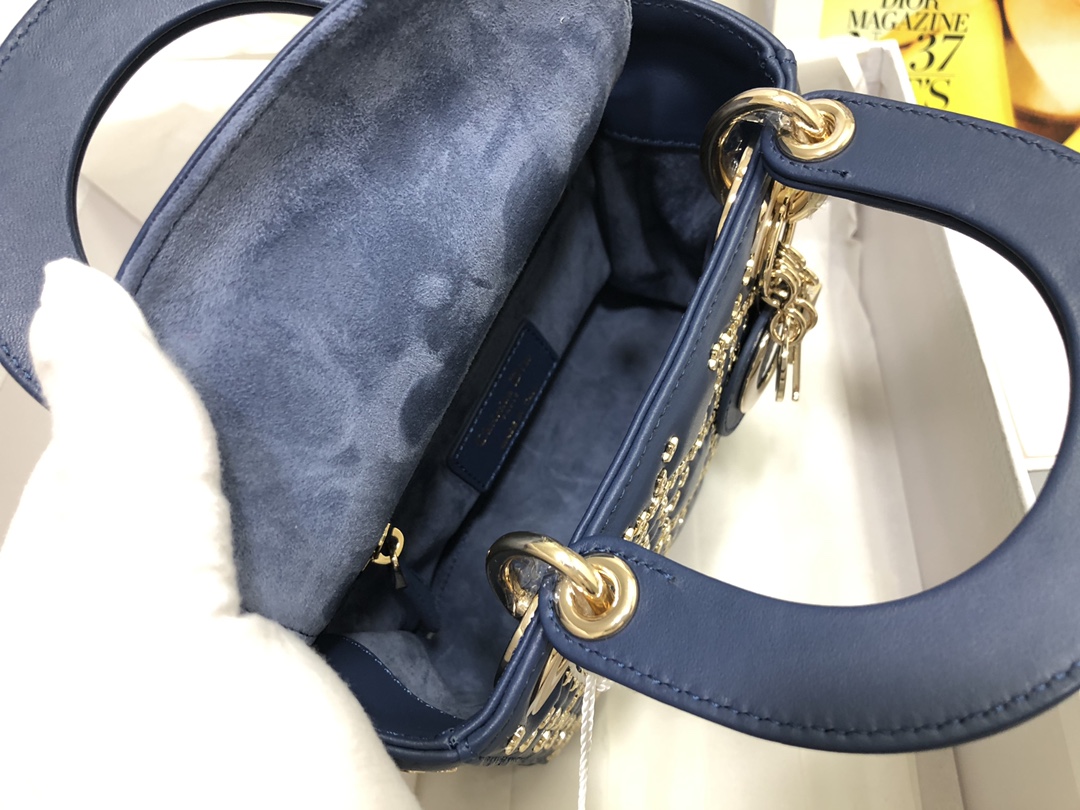 Handbag Dior M0505 size 17 x 15 x 7 cm - vstockx