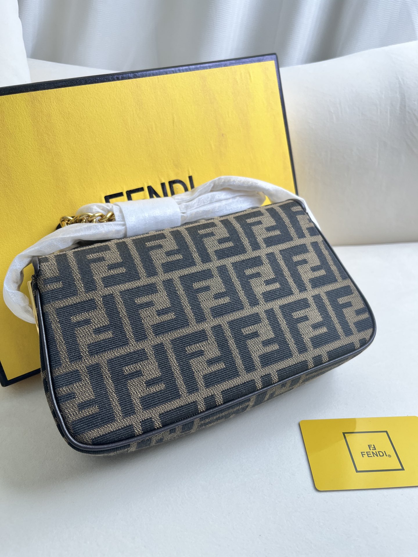 handbags FENDI 7001 size:14.5*24*7cm - vstockx