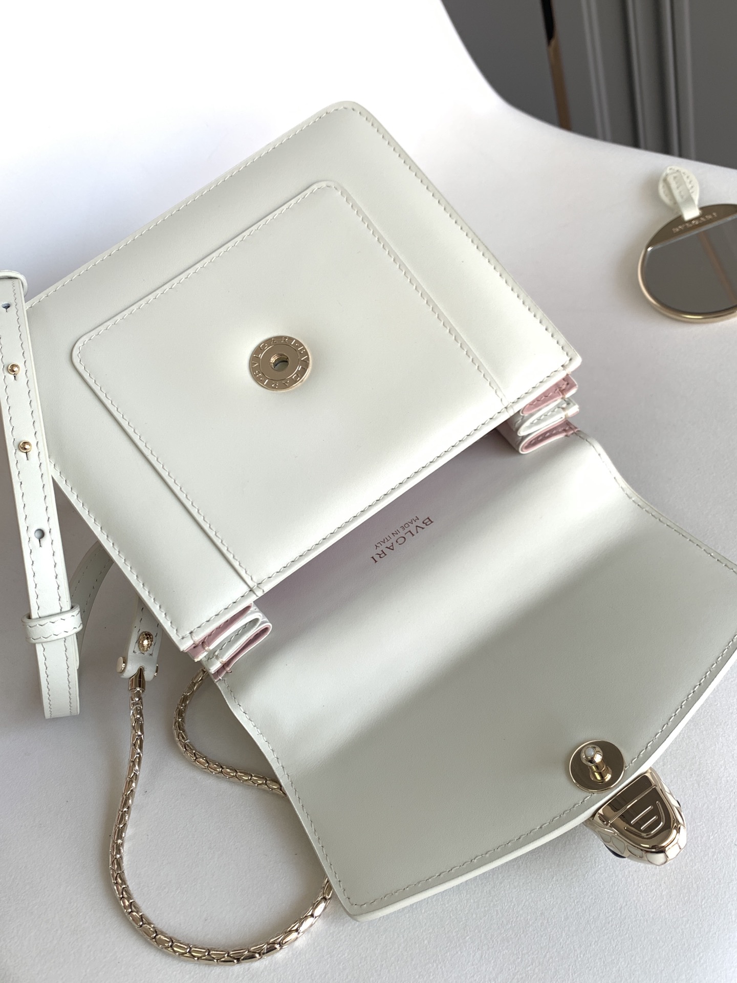 Handbags Bvlgari 383290521 size:15*9.5 cm - vstockx