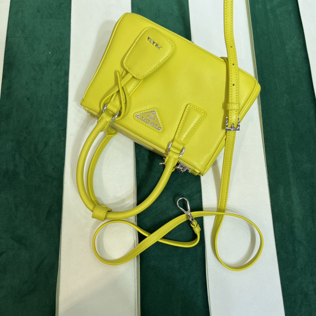 Handbags Prada 1BA906 size:20*14.5*9.5 cm - vstockx