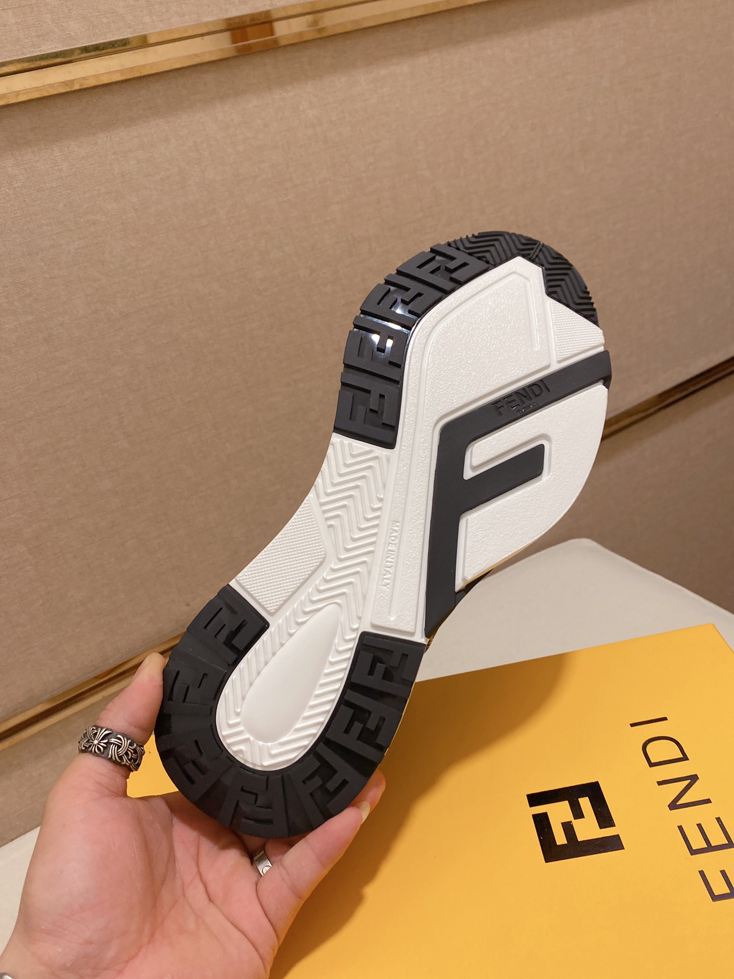 Fendi Flow Ff Sneakers 19 - vstockx