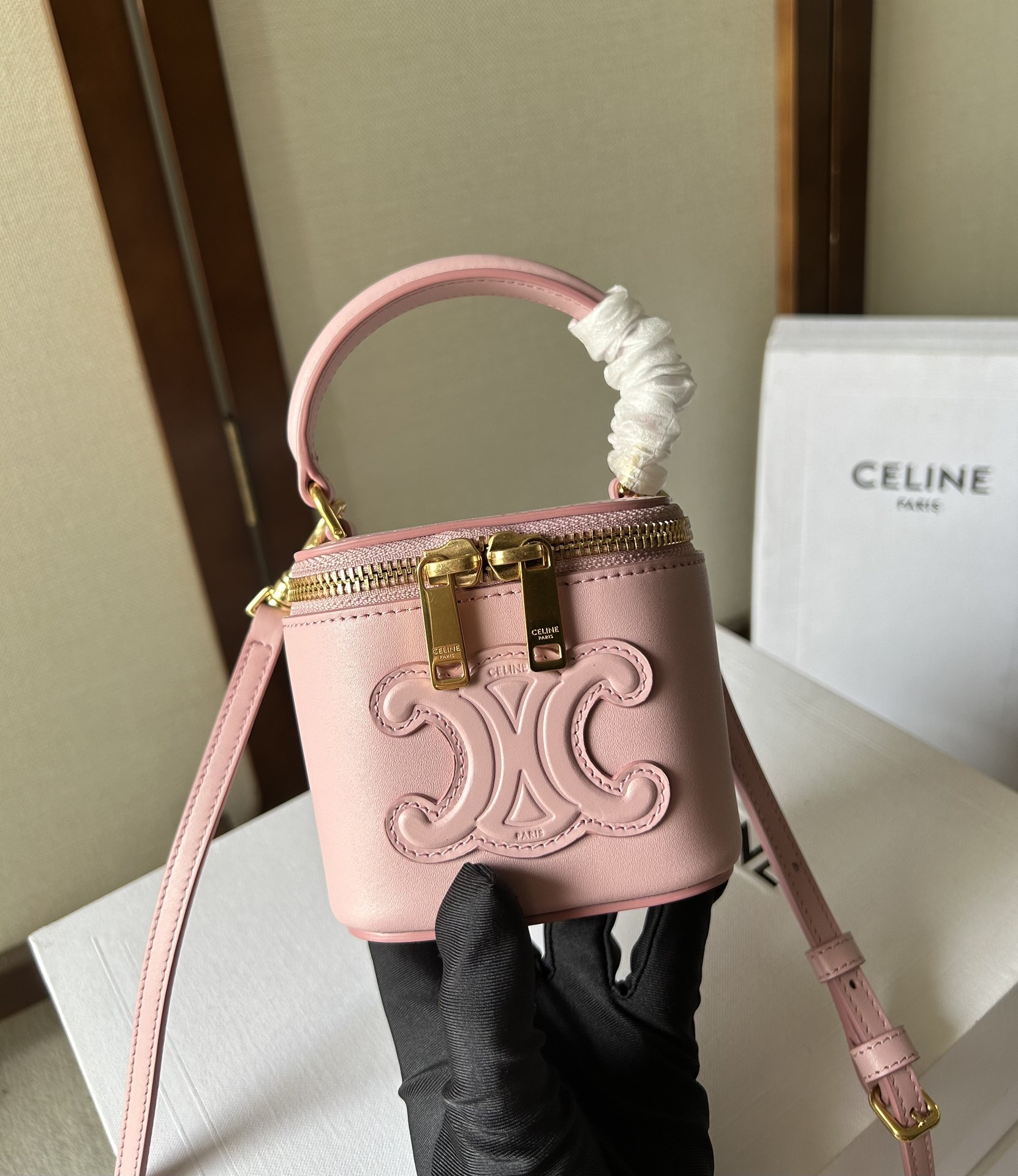 Handbags CELIN-E 110762 101762 size:9.5 X 8 X 9 cm - vstockx