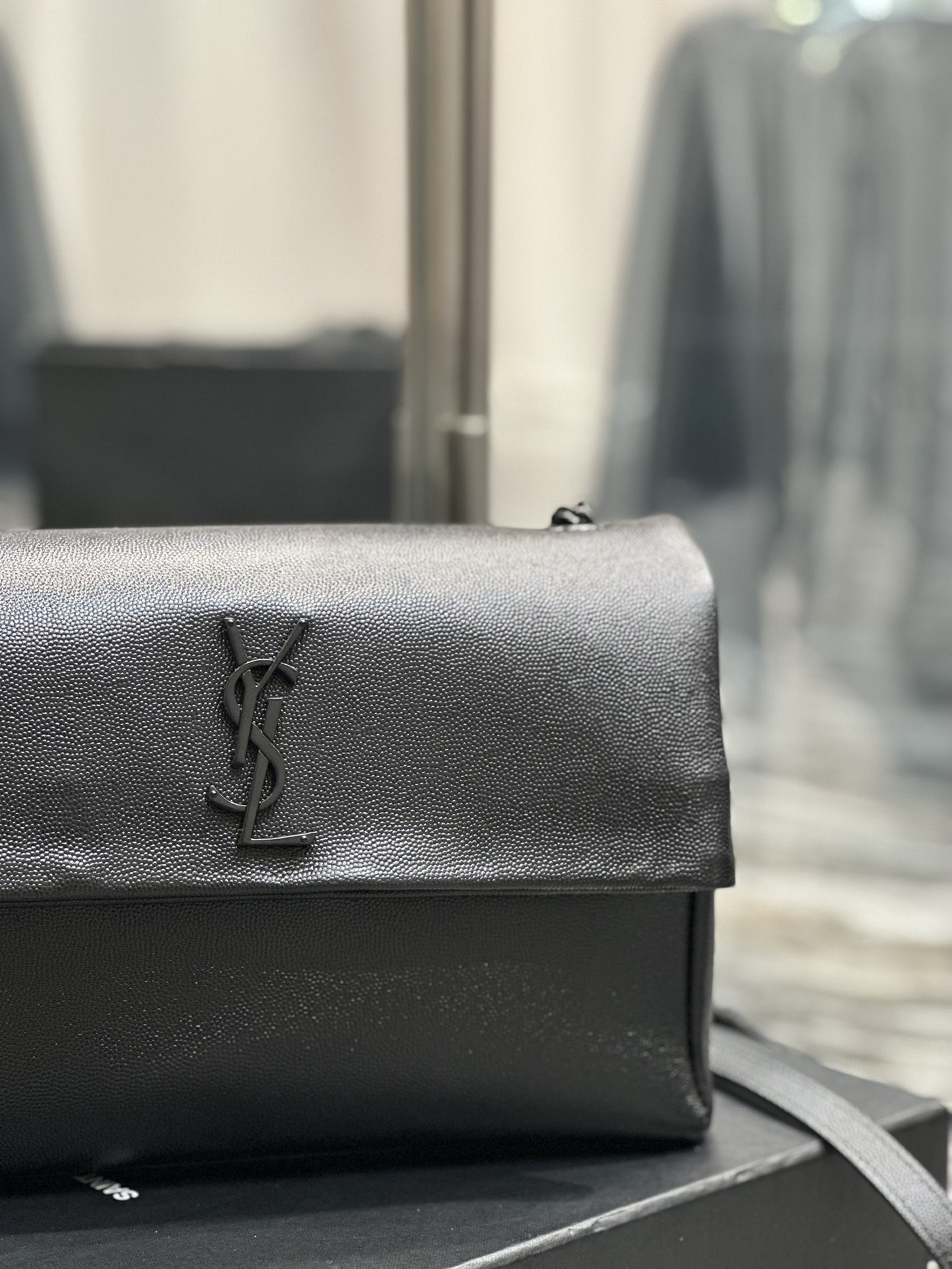Handbags SAINT LAURENT 738819 size 28  18  11 cm - vstockx
