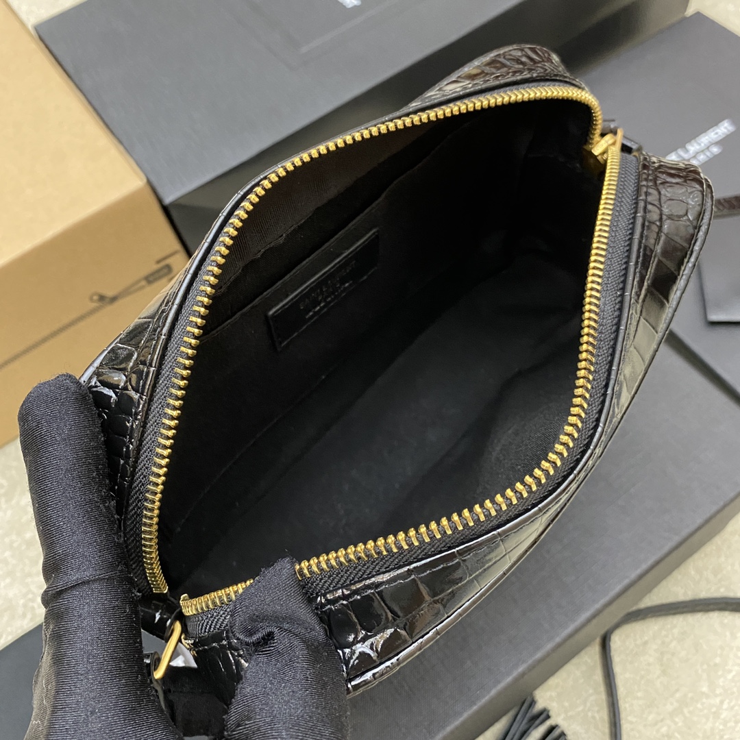 Handbags SAINT LAURENT 520534 size 23x16x6 cm - vstockx