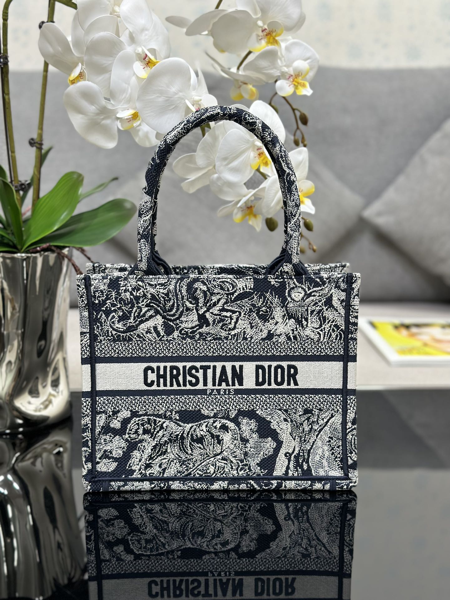 Handbag Dior M1286 size 26.5 x 21 x 14 cm - vstockx