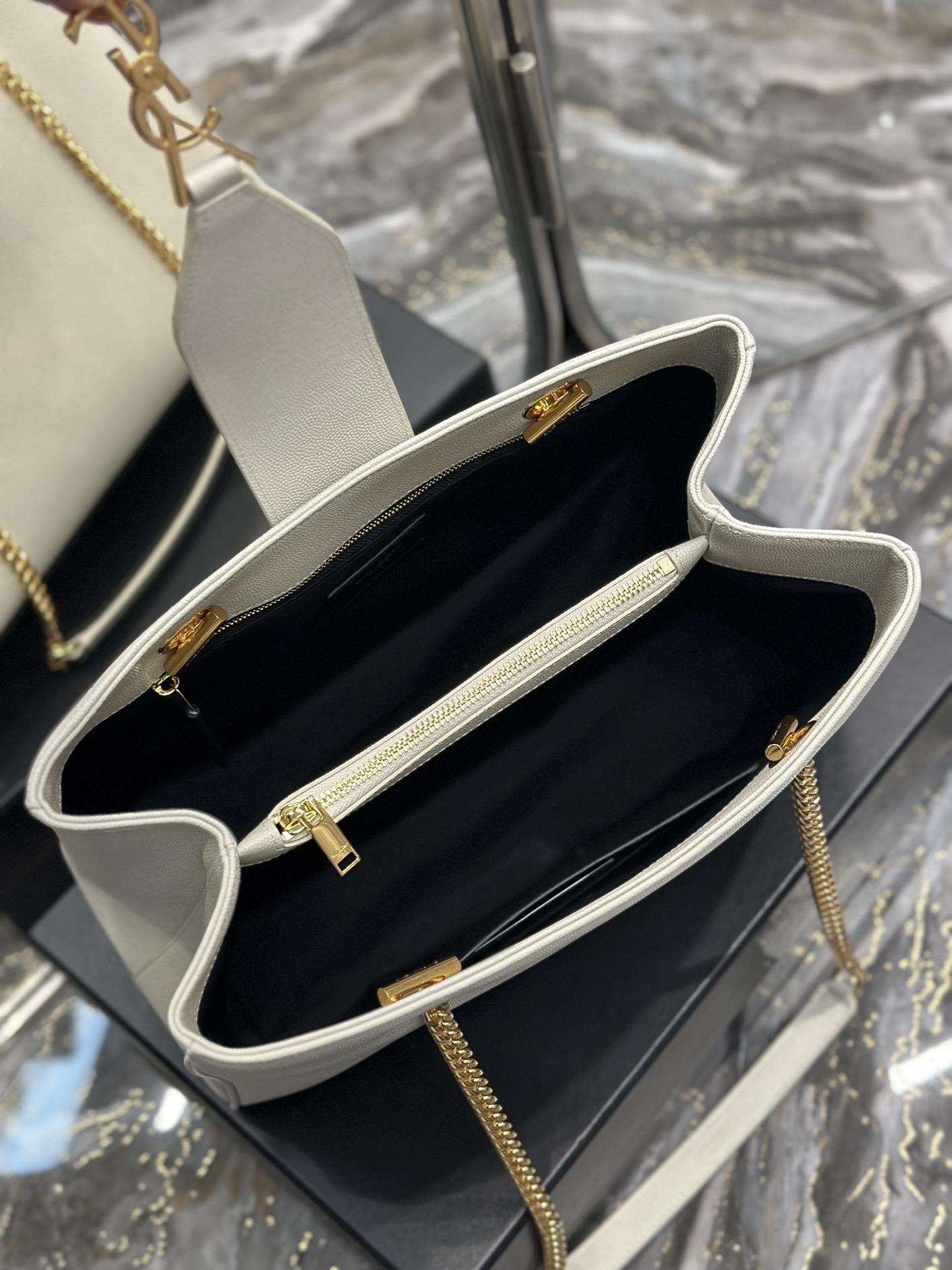 Handbags SAINT LAURENT 668900 size 33  22  15 cm - vstockx