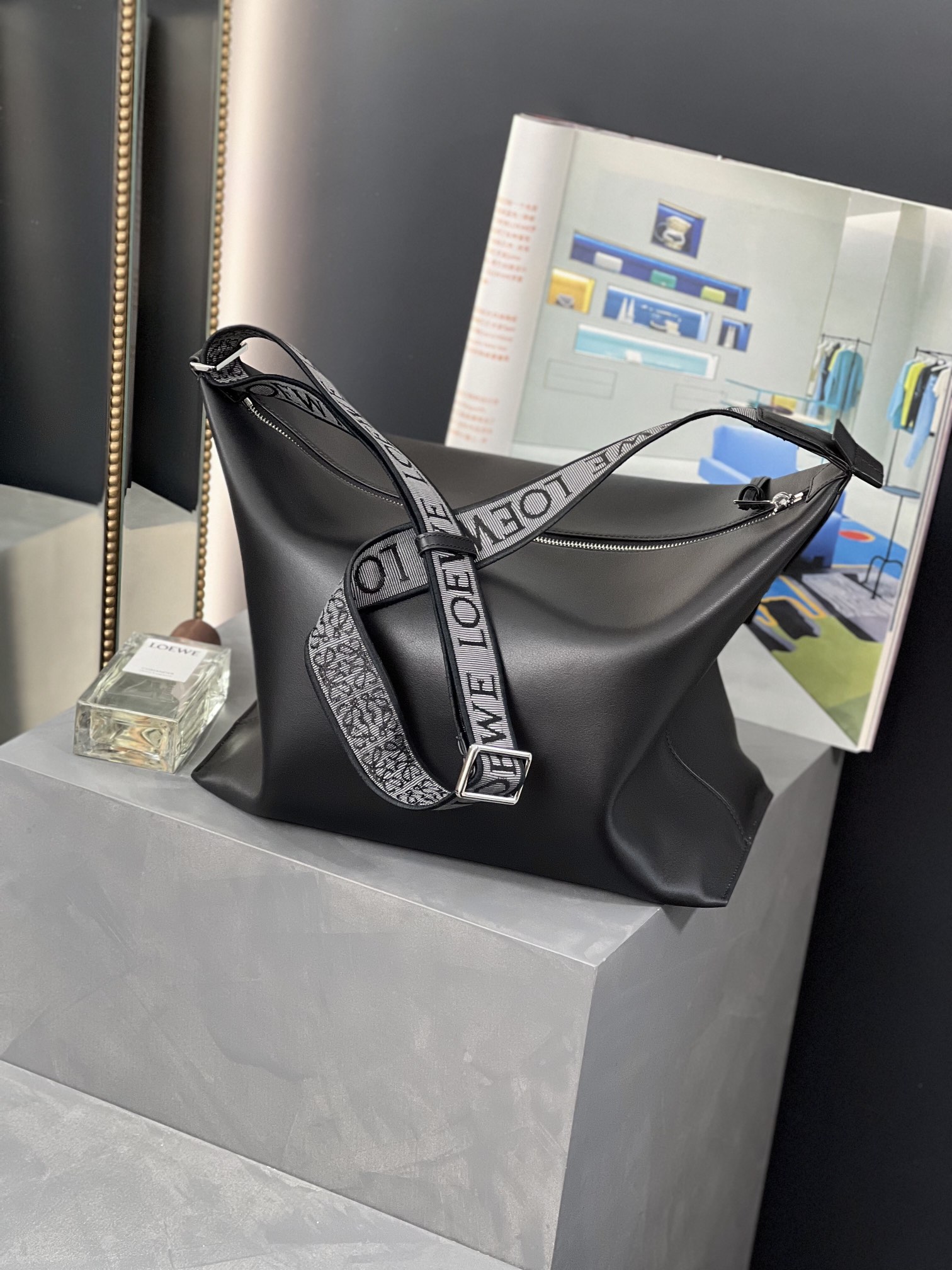 Handbags LOEWE  size:43-13.5-29 cm - vstockx