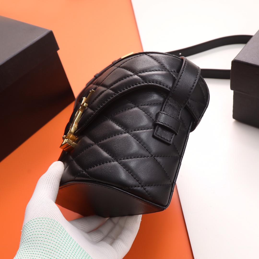 Handbags SAINT LAURENT 710080 size 19 X 15 X 8 cm - vstockx