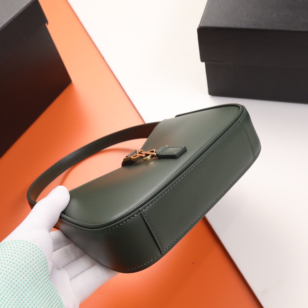 Handbags SAINT LAURENT 710318 size 19X11.5x4.5 cm - vstockx