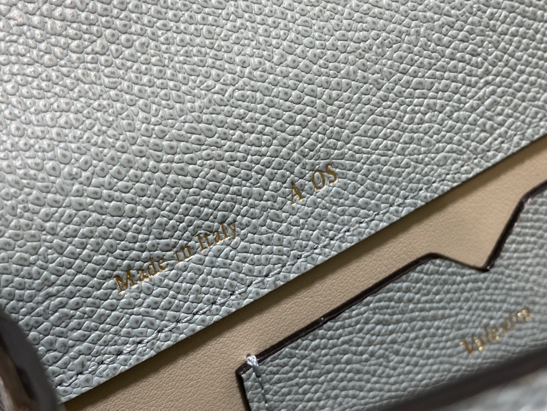 Handbag VALEXTRA size '**' - vstockx