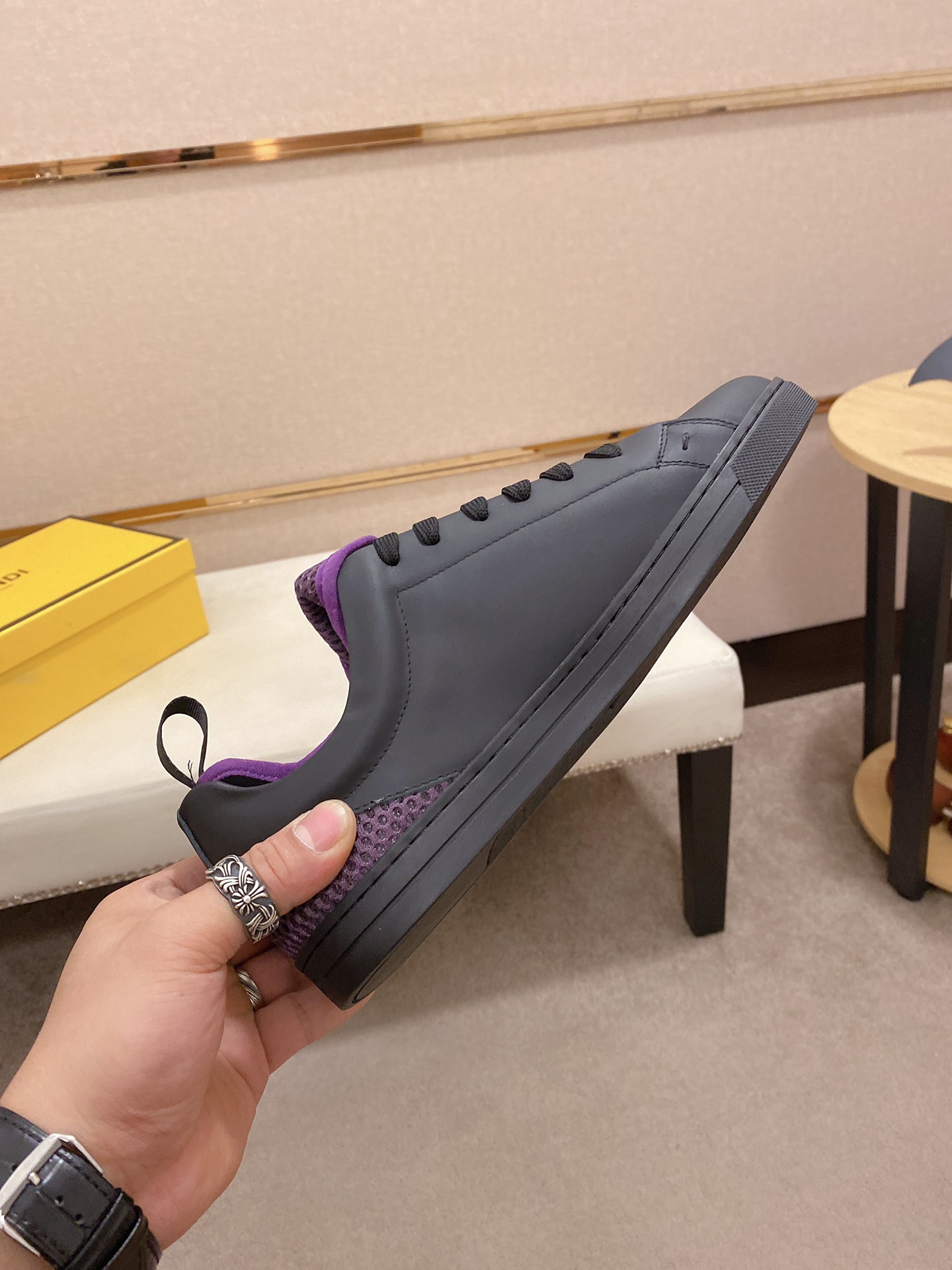 Fendi Low Top Sneakers 23 - vstockx