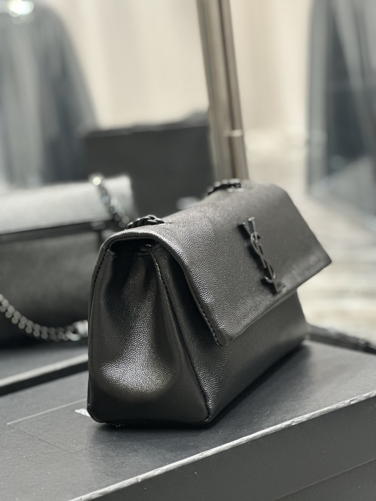 Handbags SAINT LAURENT 738820 size 24  15  10 cm - vstockx