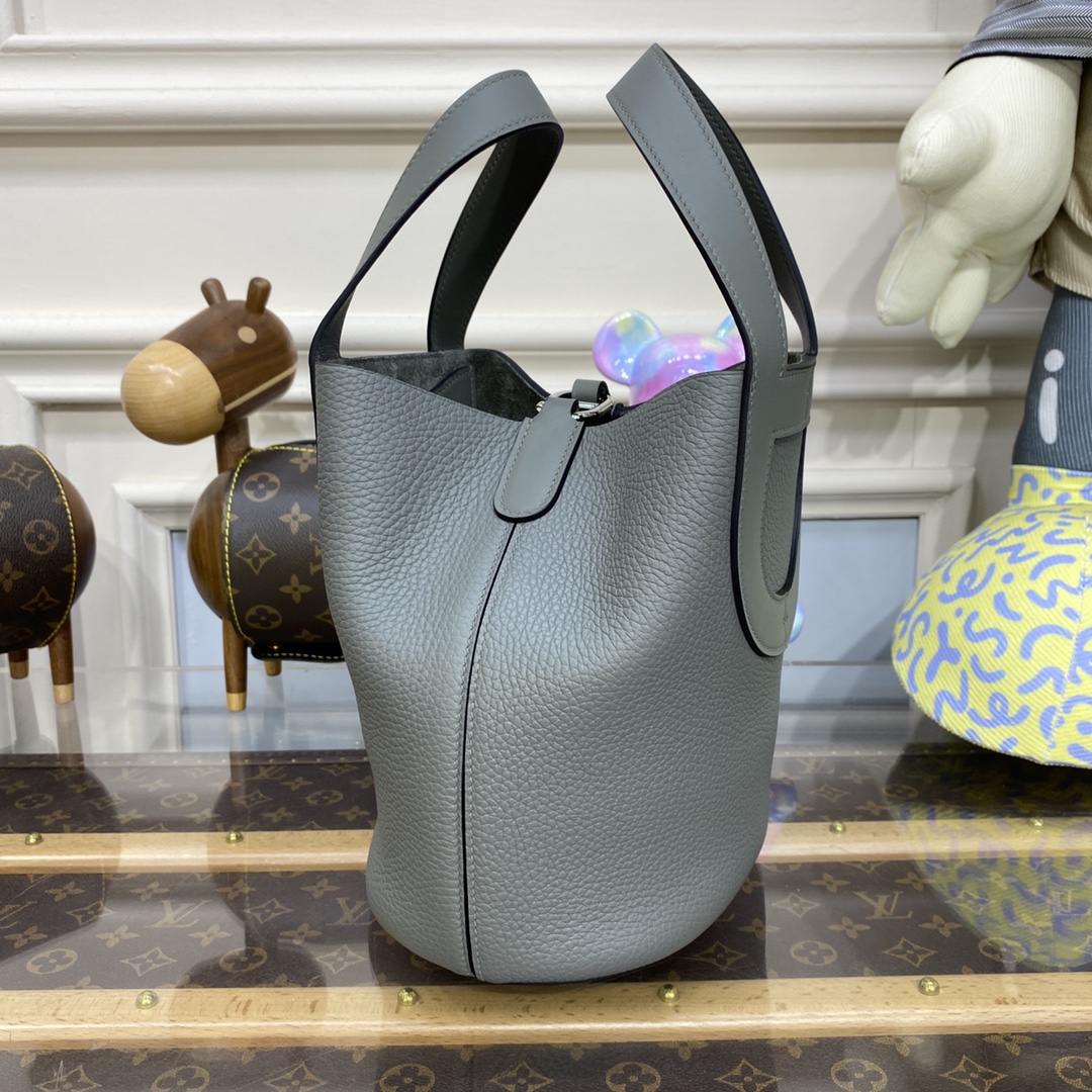 Handbags Hermes picotin size :18x2.5 x22 cm - vstockx