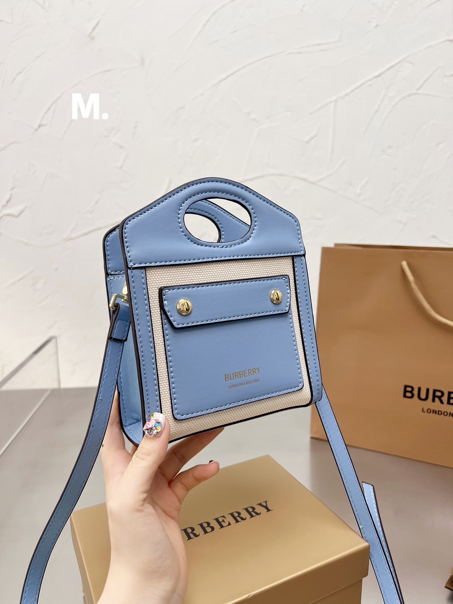 Burberry   mini  ʲ    15cm*13cm - vstockx