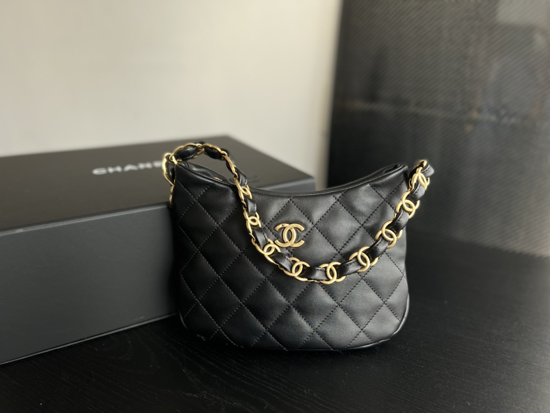 Handbag Chanel size 17.5cm24cm6 cm - vstockx
