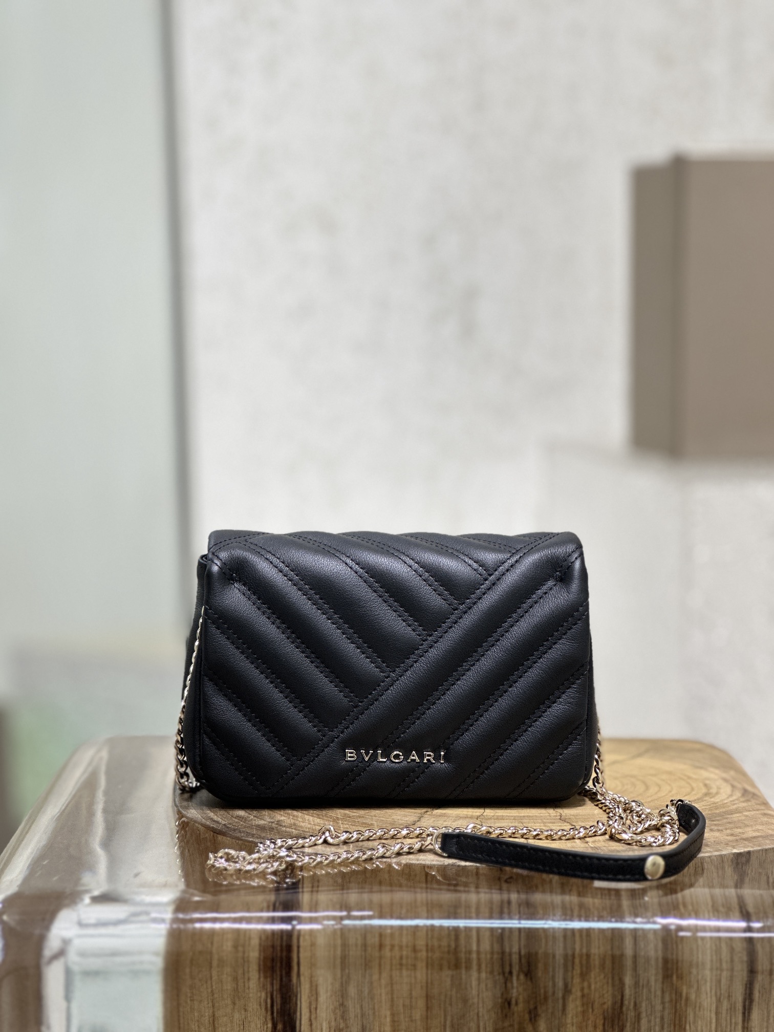 Handbags Bvlgari 288706 size:17*11*5 cm - vstockx