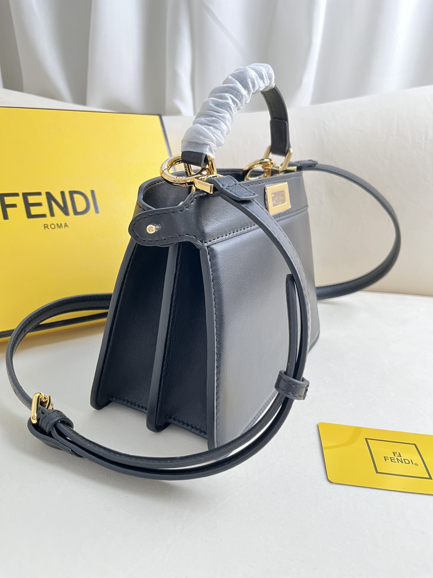 handbags FENDI 0228 size:20*15.5*11cm - vstockx