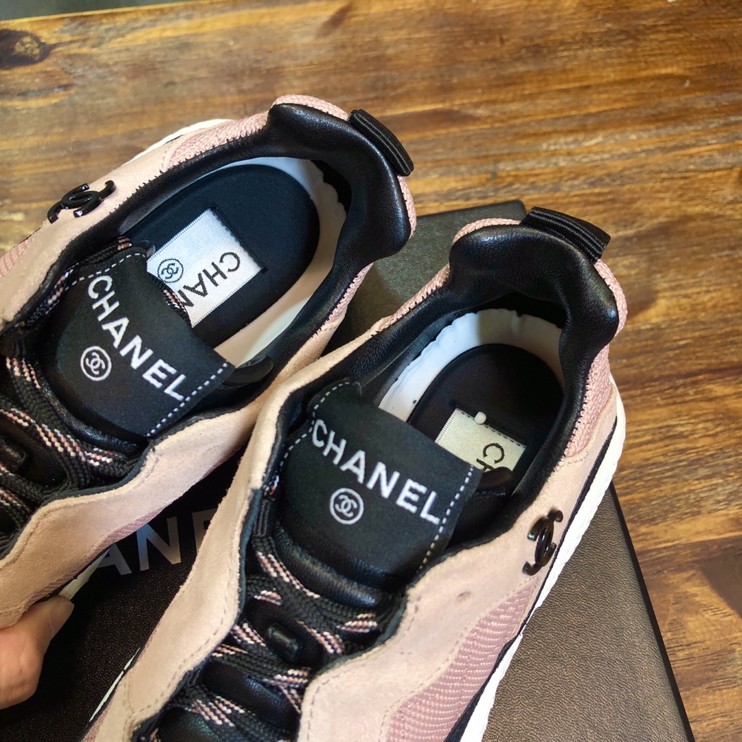 Chanel Fabric & Suede Calfskin Low Top Sneaker 20 - vstockx