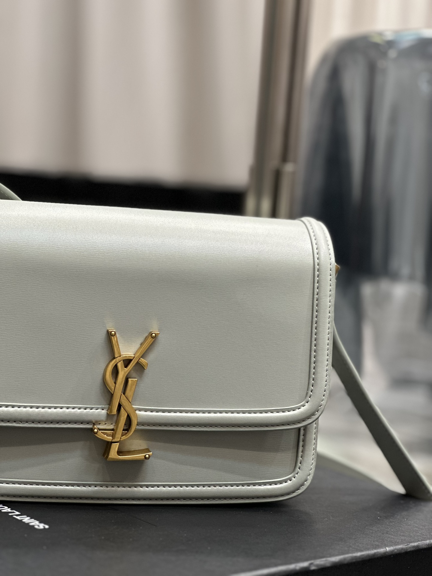 Handbags SAINT LAURENT 634305 size 23x16x6 cm - vstockx